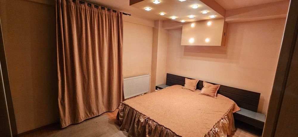 Proprietar inchiriez 3 camere + birou , bloc cu curte, Calea Lipovei