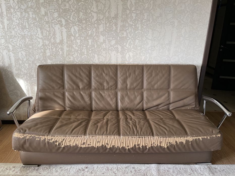 Диван и 2 атоманки