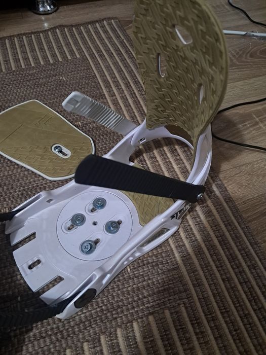 Legaturi Nitro Raiden cu ankle strap rupt