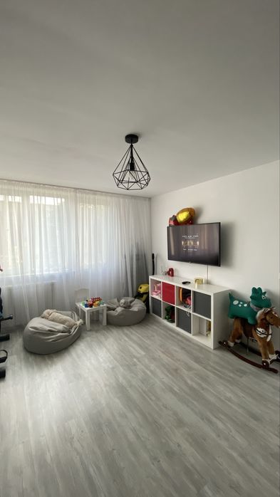 Vând apartament 2 camere decomandat, Calea București, zona Institut