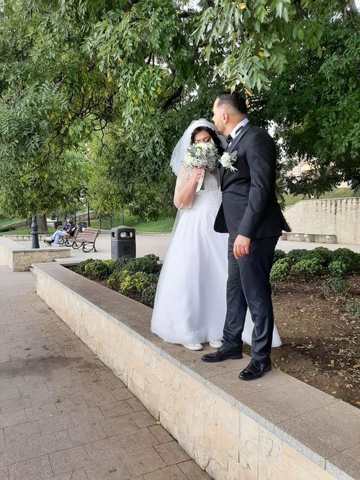 Imi vand rochia de mireasa