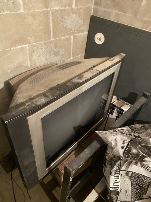 Телевизор продам включается но антен нету