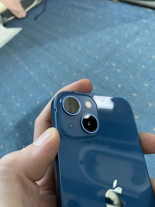 Продам айфон 13