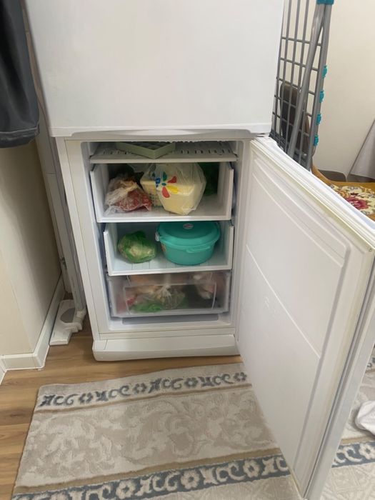 Холодильник Indesit