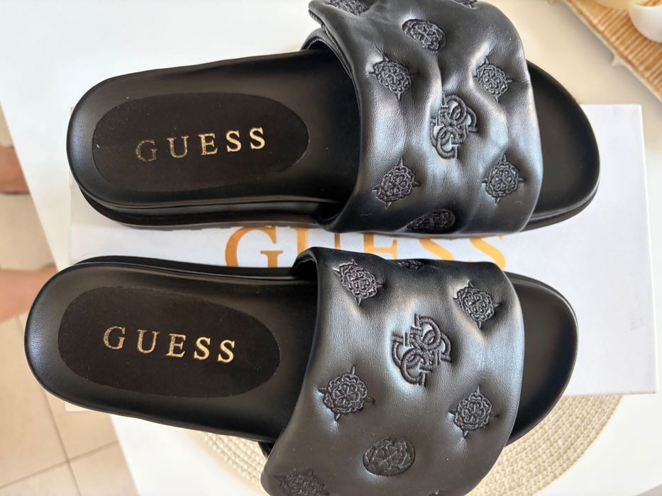 Papuci Guess marimea 37