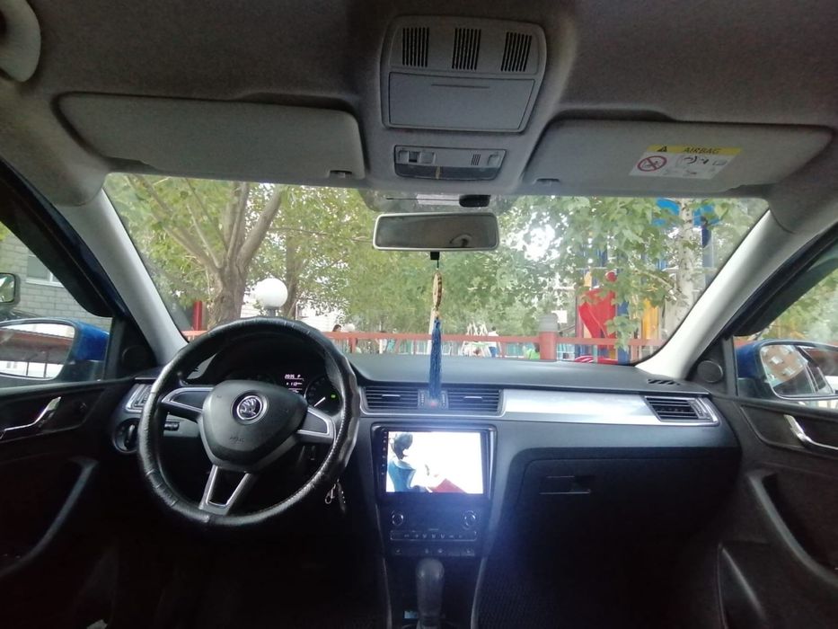 Продам машину шкода