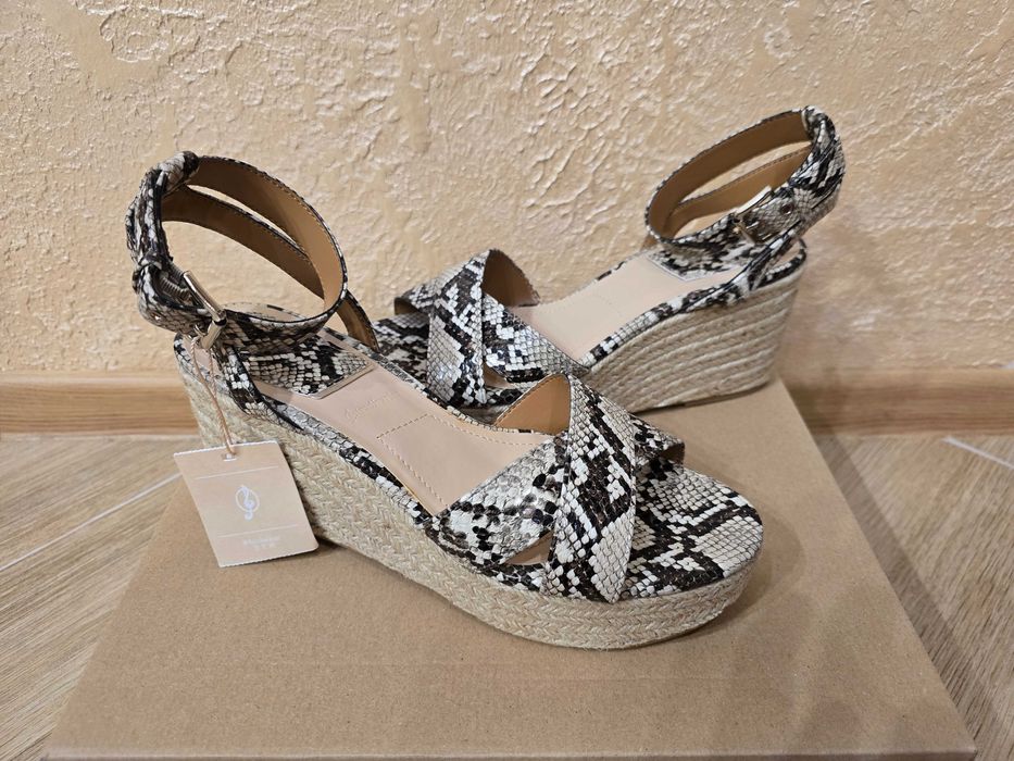 Продавам обувки 40 номер