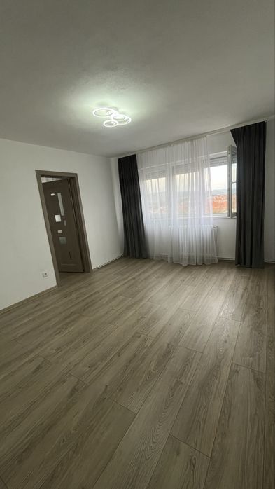 Apartament de vânzare 45 mp .utili  in Sebes complet renovat. Merita vazut!
