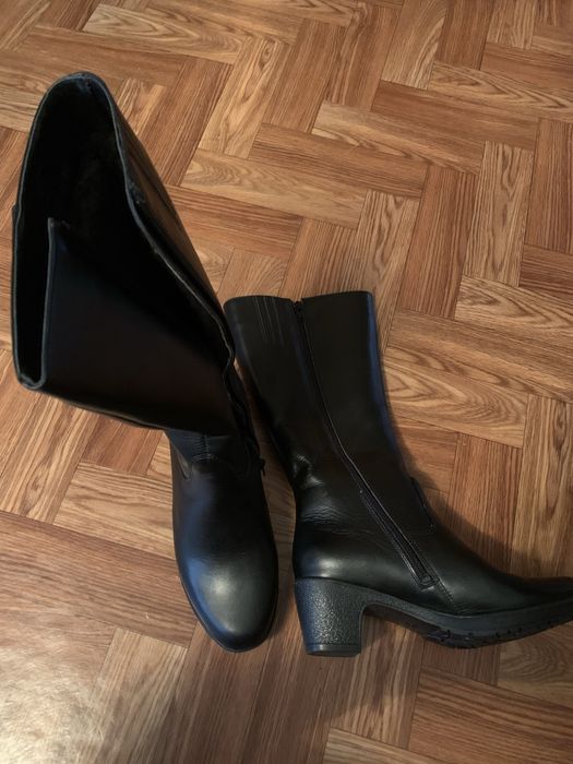 Женские кожаные сапоги