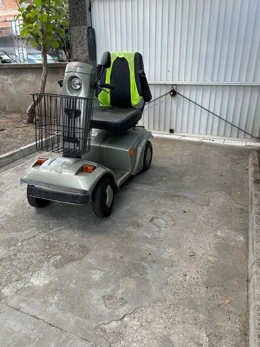 Инвалиден скутер