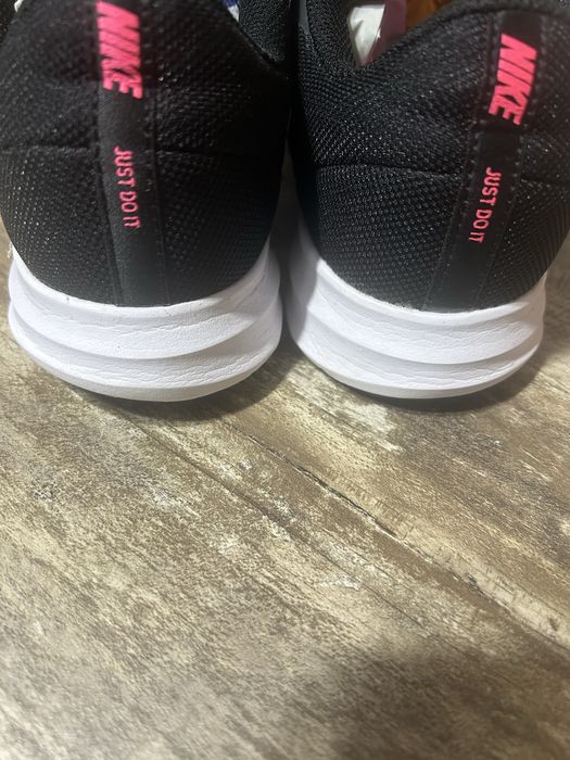 Дамски маратонки Nike