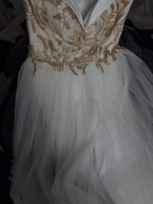 Продаю очень нежное платье