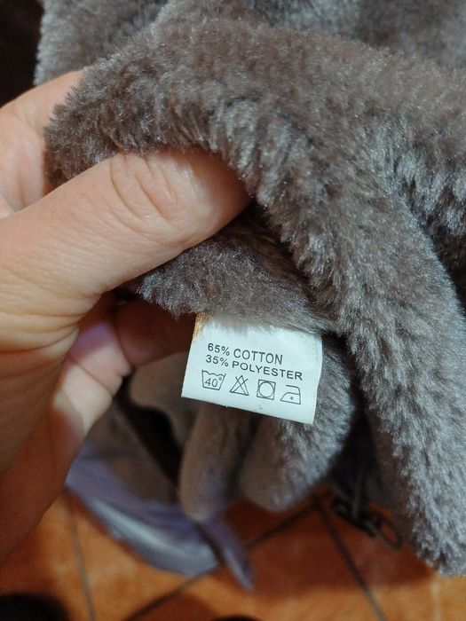 Vand geaca groasa și lunga, de femei, XXL, ca noua.