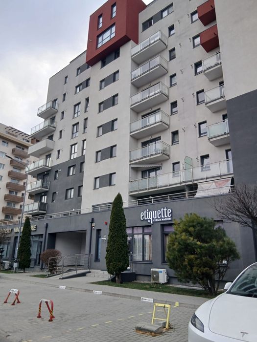 Garsoniera de inchiriat Tractoru Maurer zona coresi