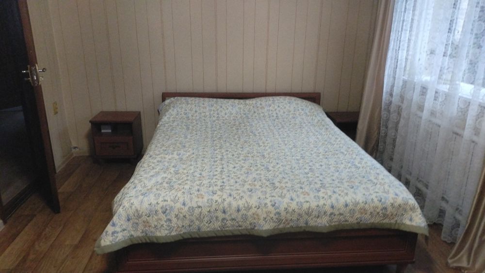Продам спальный гарнитур
