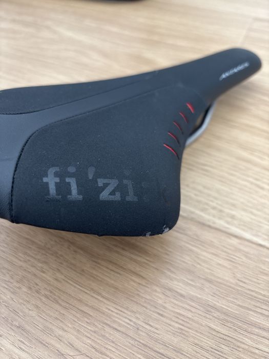 Sa bicicleta sosea Fizik Antares R5