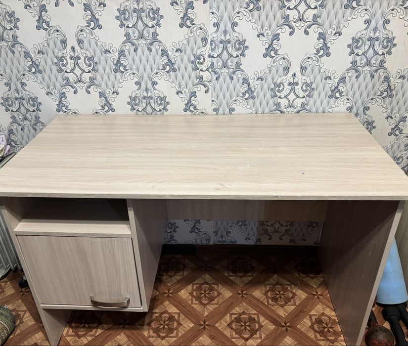 Продам письменный стол