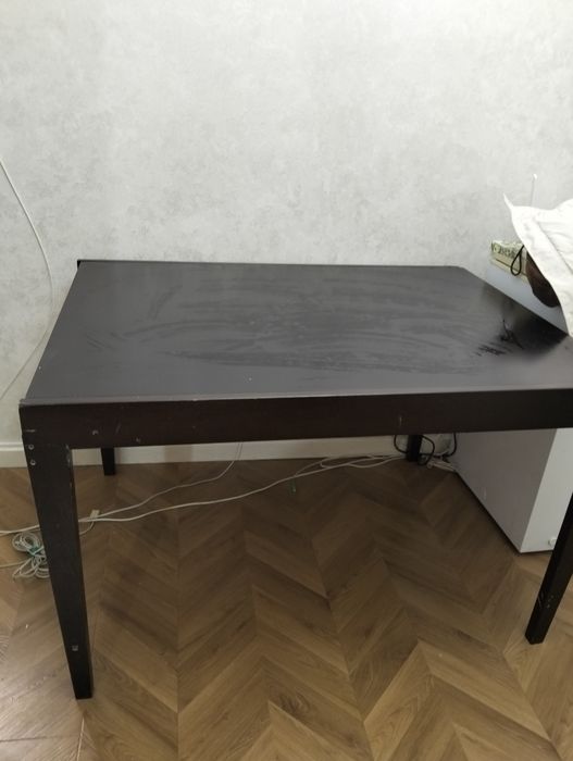 Стол для гостиной