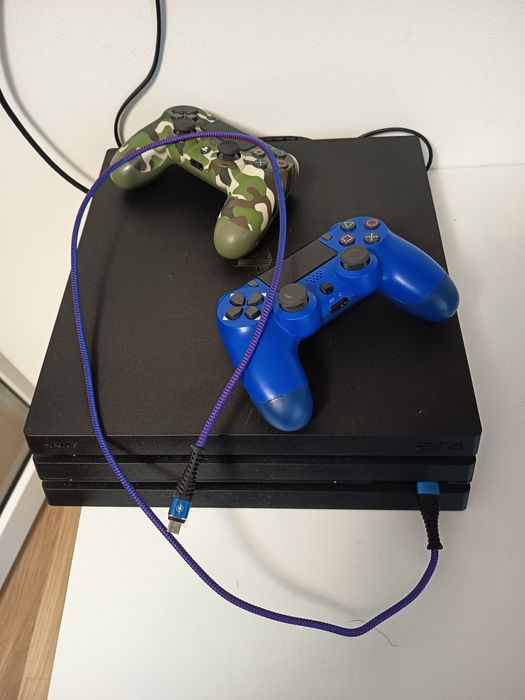 Vand Play Station 4 pro