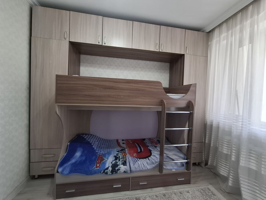 Гарнитур в детскую комнату