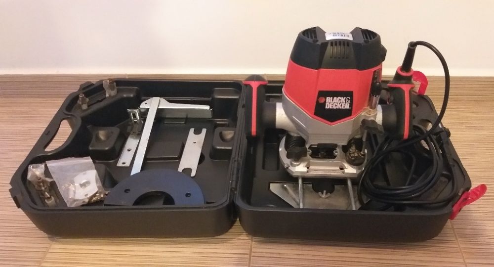 Masina de frezat Black & Decker KW900EKA 1200 W 28000 RPM 55mm complet