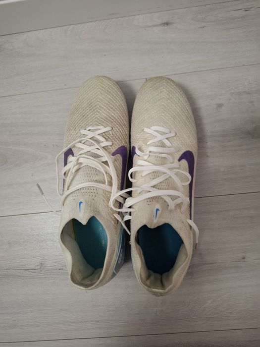 Ghete de fotbal nike