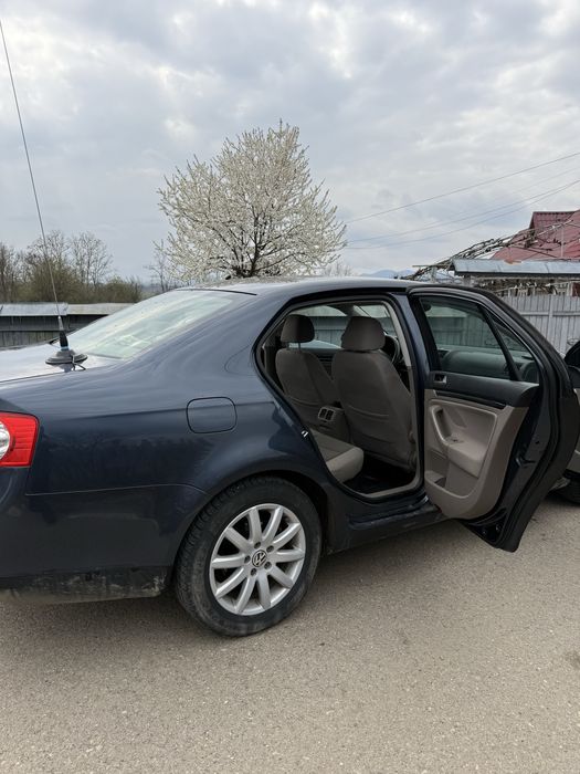 VW Jetta 2010 2.0 TDI