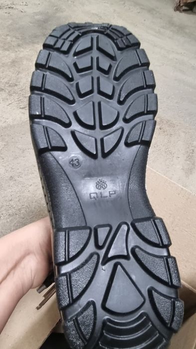 Продам обувь демисезонный