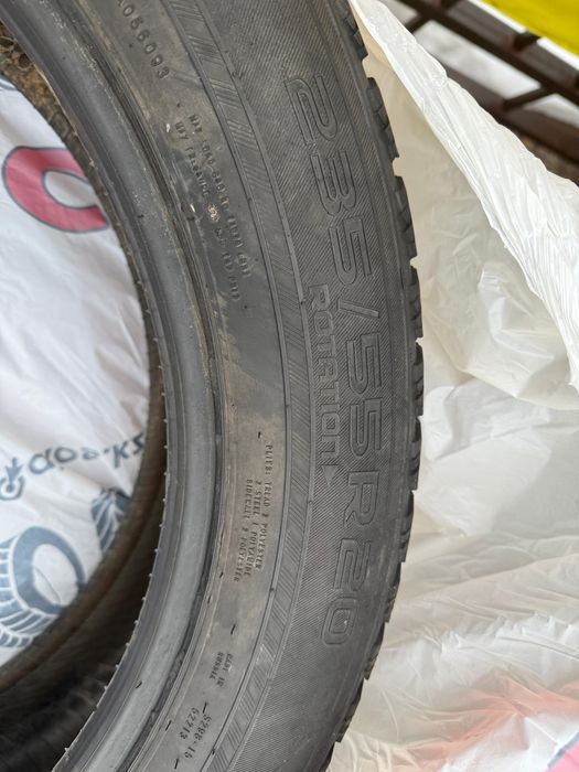 Продам комплект шин 235/55/R20