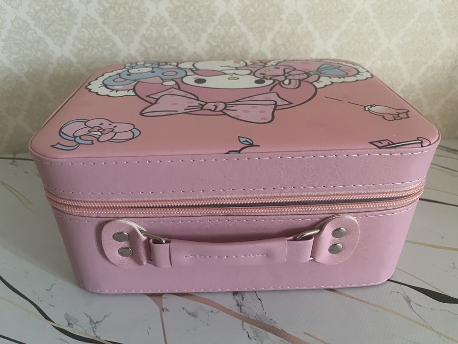 Продам чемодан набор