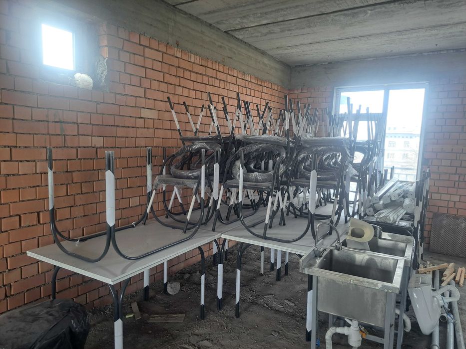 Oshxona kafe uhun stol stullar 20 kun ishlatilgan deyarli yangi