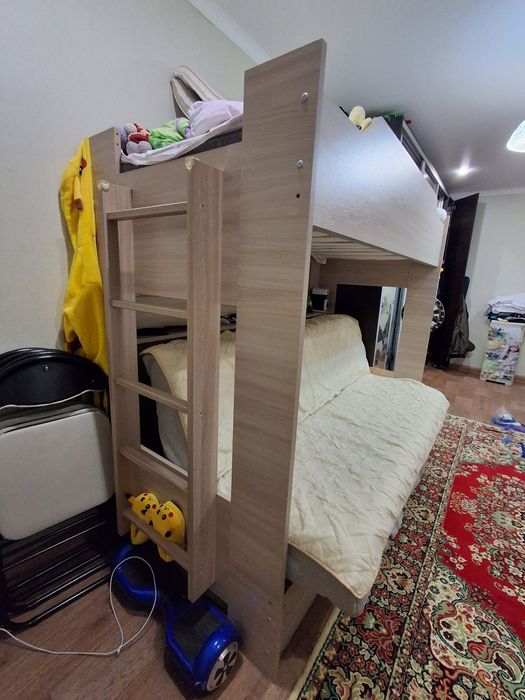 Продам двухъярусную кровать