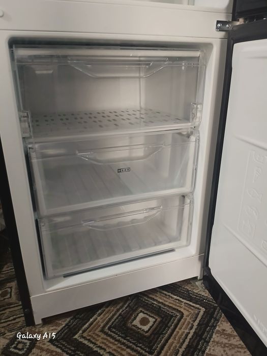 Продам холодильник