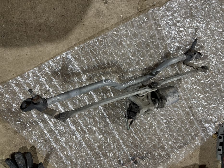 Renault Clio 2002 година Мотор Предни Чистачки