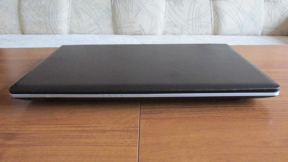 15.6 инча Samsung с 6 GB DDR3 лаптоп