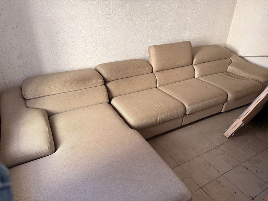 Продается диван вместительный