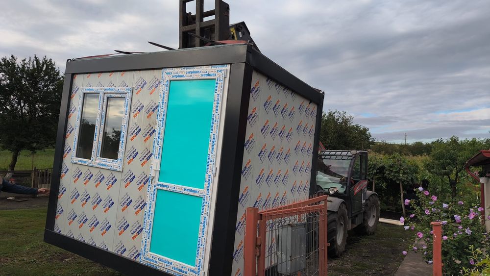 Container modular cu grup sanitar