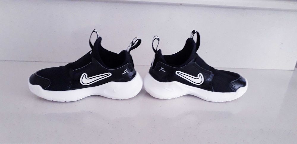 adidasi copii Nike marimea 28