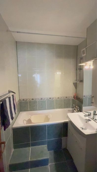 Inchiriez apartament 3 camere central