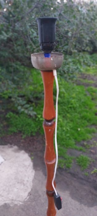 Продам напольную лампу (Бра)