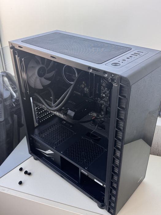 Vand Pc gaming mid level / schimb cu laptop