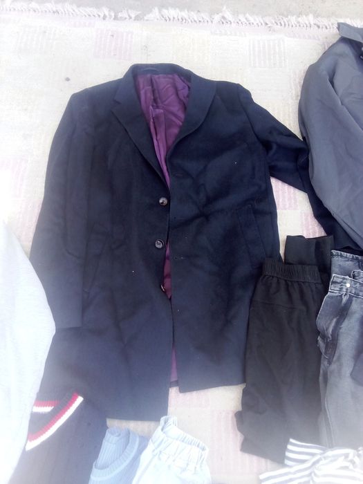 На мужчину и мальчика