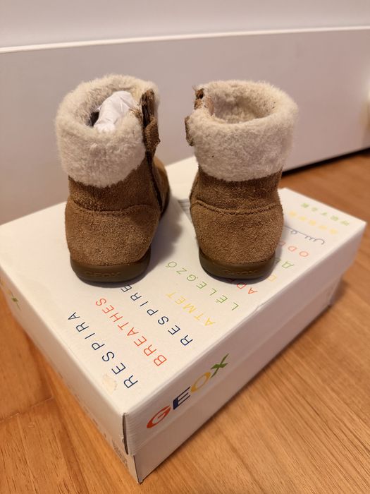 Ghete de iarna Geox din piele intoarsa, marimea 22