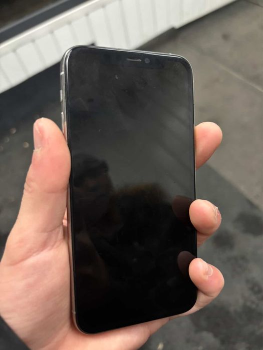 Продам айфон 11 про