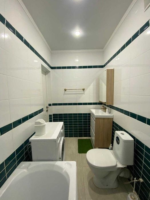 Продам 2 кв на Батыс 2