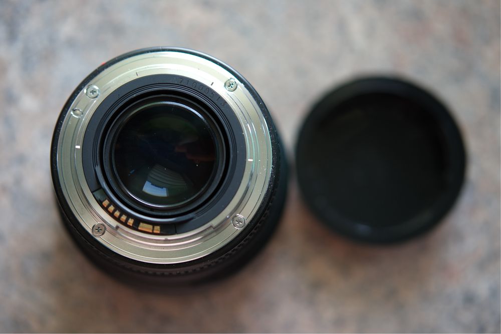 Обьектив Canon EF 50mm 1/1.4