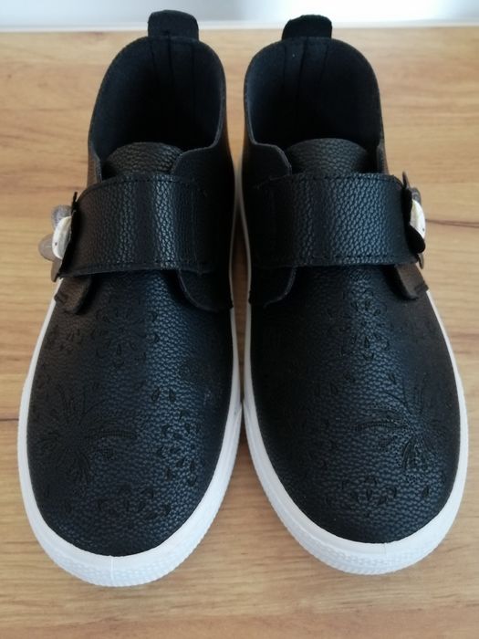 Обувки детски 33