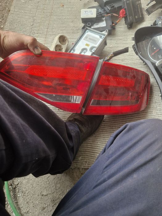 Vând piese audi a4 b8.