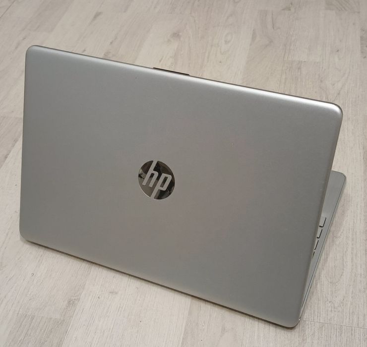 Laptop HP 15s-fq2xxx  15,6 inch -  Intel i5 - 8GB Ram- 500 GB SSD
