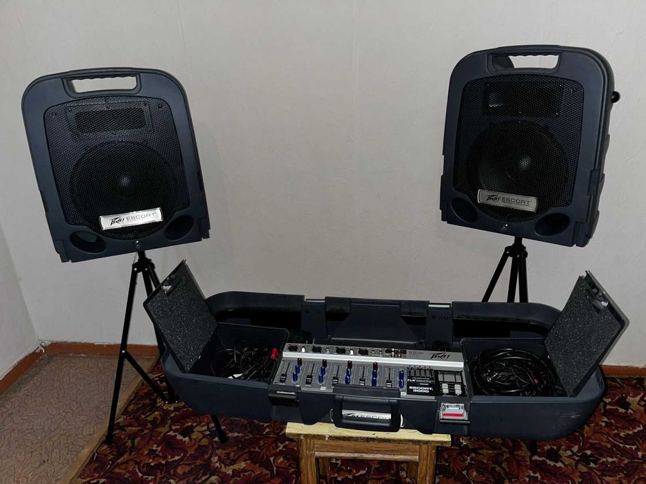 Продам Peavey Escort 3000  комплект мобильной  акустики !!!